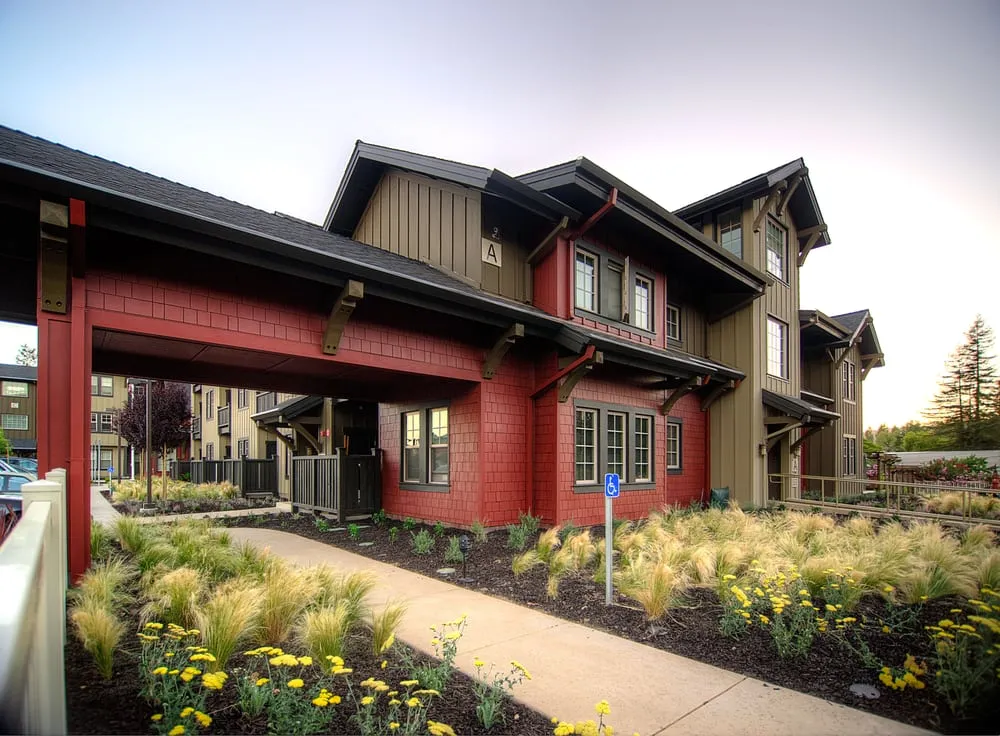 Custom landscape design experts serving Santa Rosa, CA - Landesign Construction & Maintenance