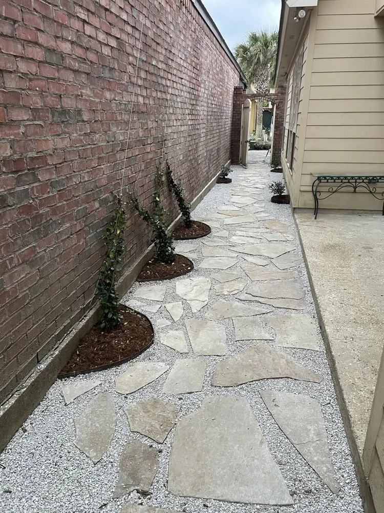 Reliable residential landscaping in Lafayette, LA by Landgrave Lawn & Landscaping