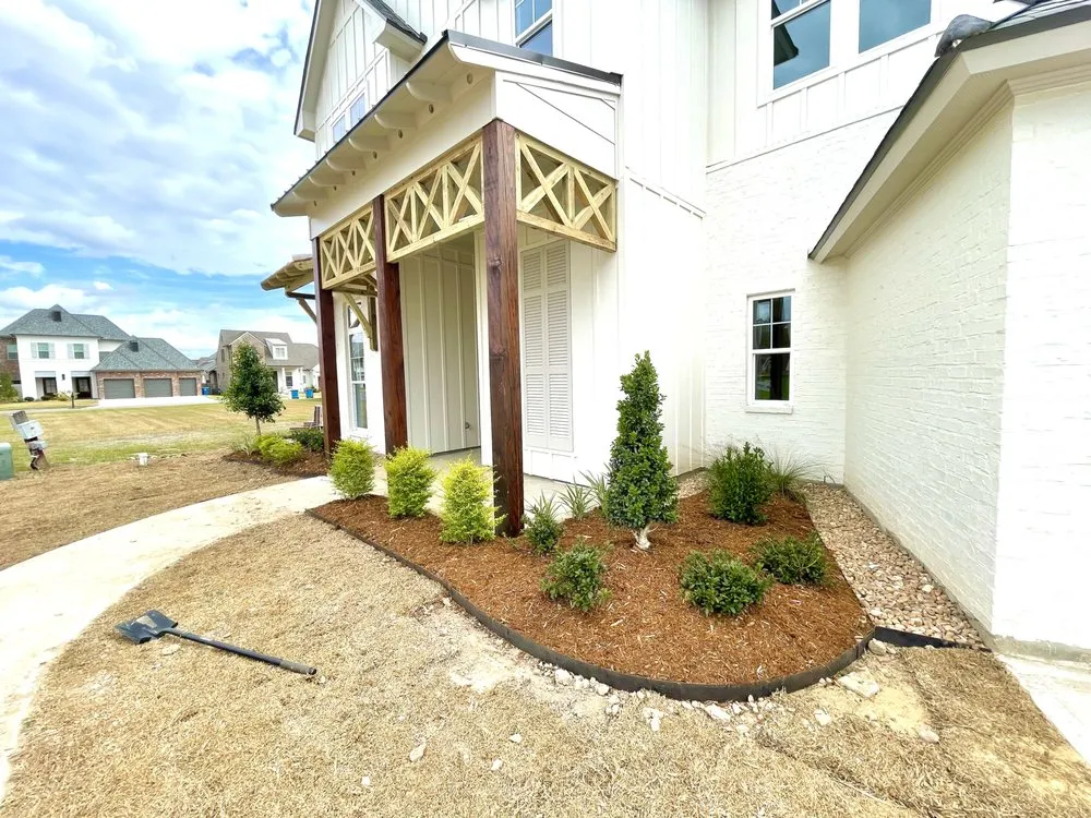 Professional residential landscaping experts serving Lafayette, LA - Landgrave Lawn & Landscaping