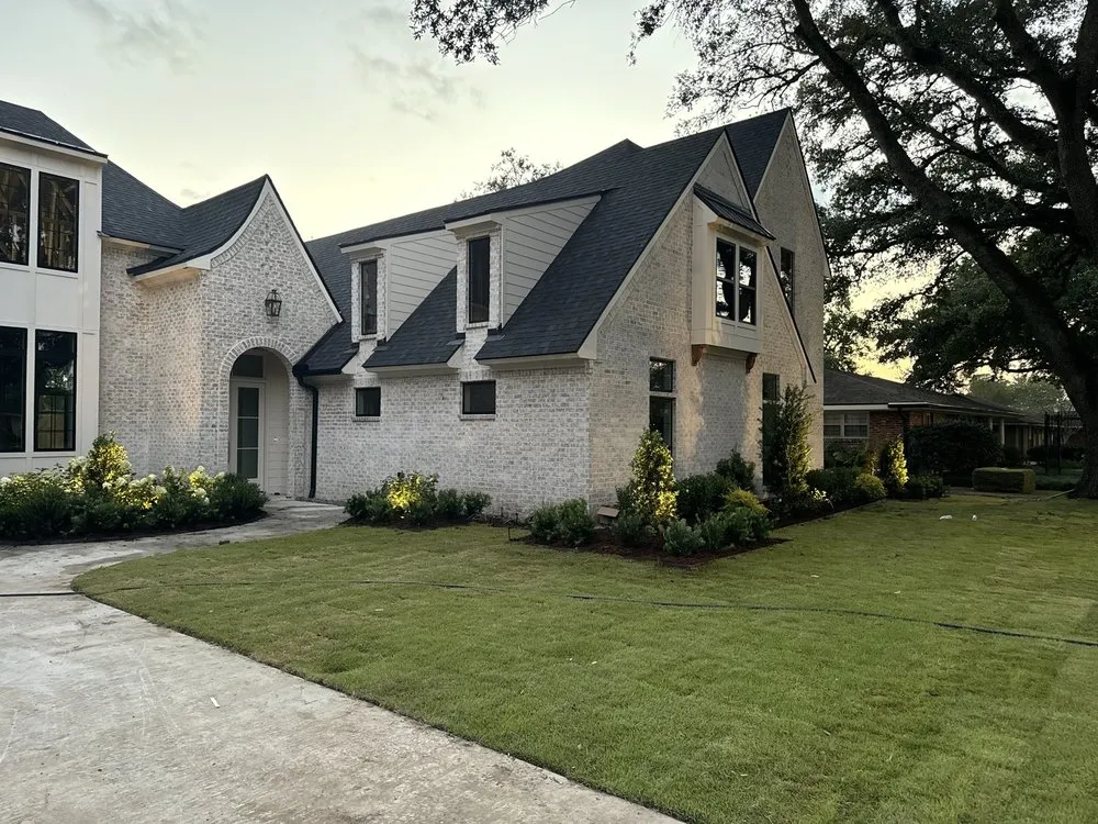 Expert outdoor landscaping with custom design across Lafayette, LA - Landgrave Lawn & Landscaping