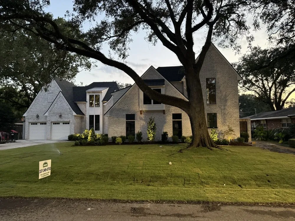Expert landscaping services for beautiful yards in Lafayette, LA by Landgrave Lawn & Landscaping