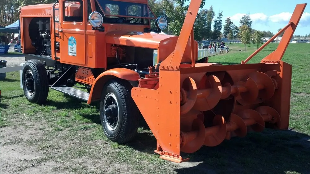 Professional lawn care service for residential properties in Traverse City, MI by Landgreen Lawncare