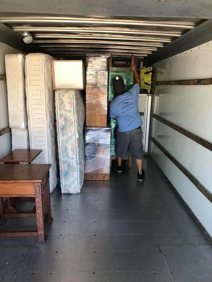 Local lawn mowing service experts serving Woodburn, OR - Landin's Xtreme Clean