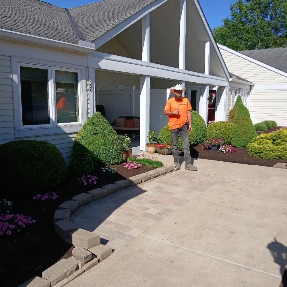 Expert lawn care service experts serving Parma Heights, OH - Landlord