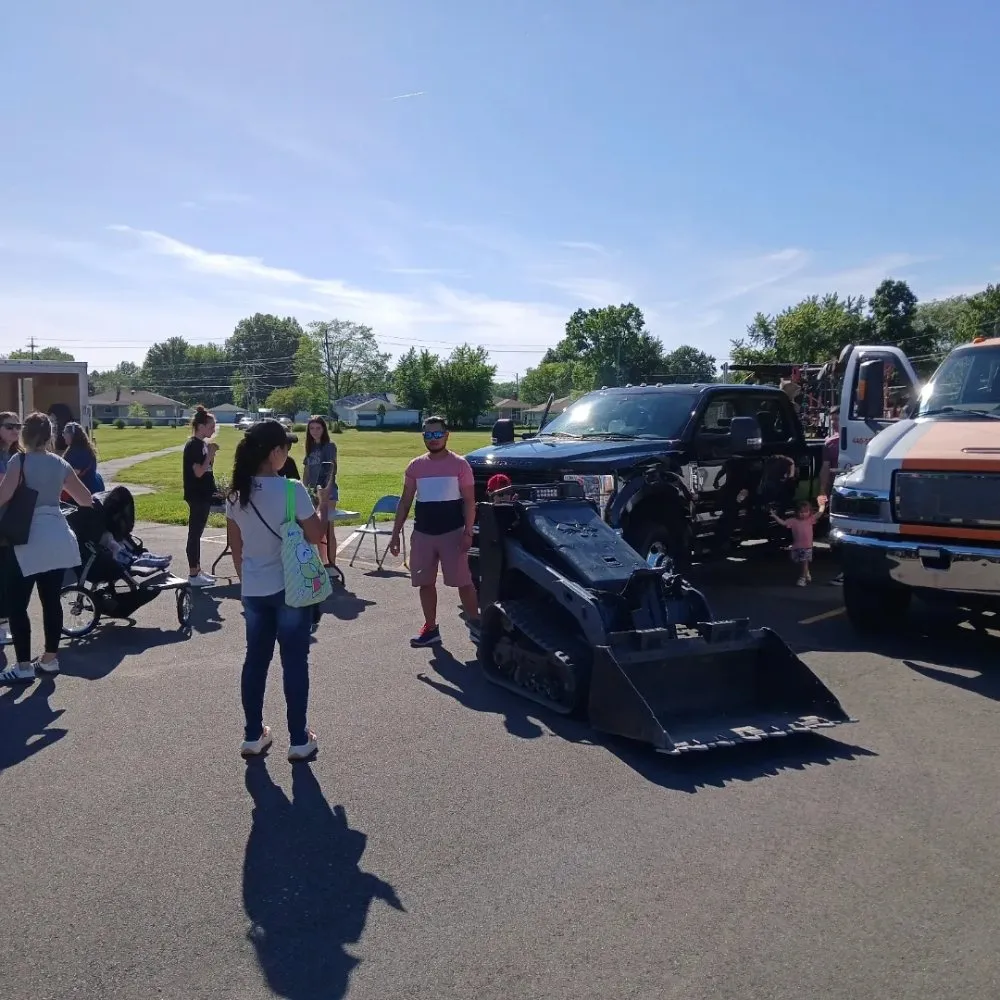 Professional outdoor landscaping in Parma Heights, OH - Landlord