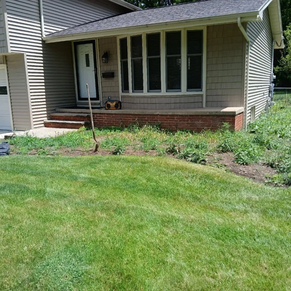 Trusted outdoor landscaping in Parma Heights, OH by Landlord