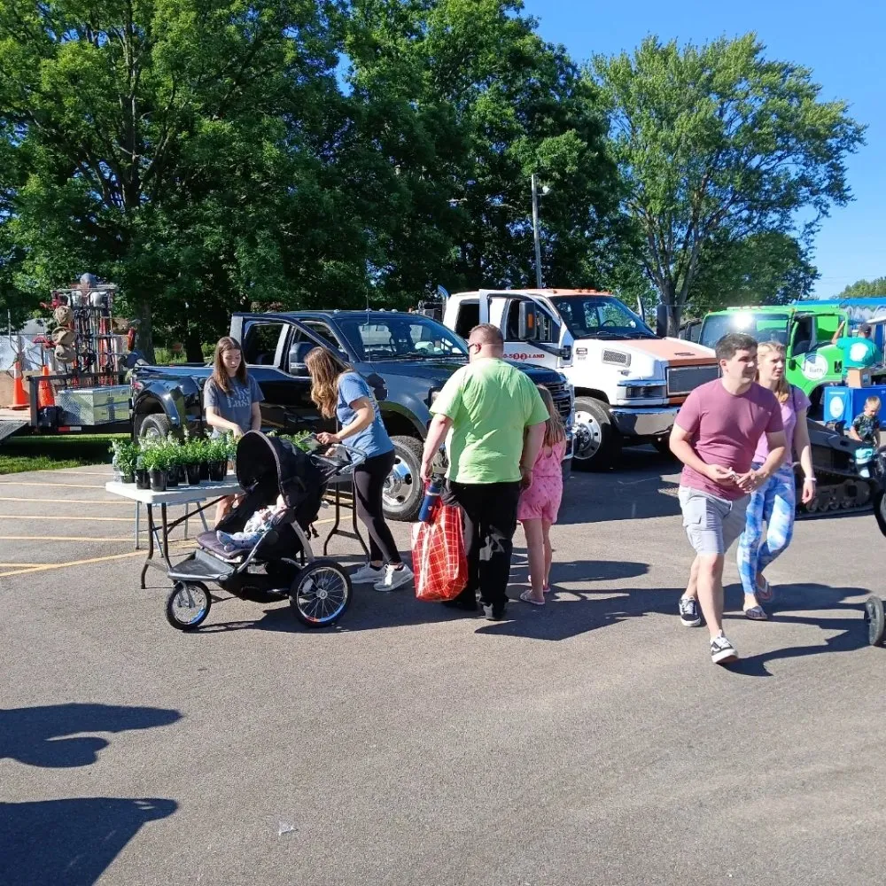 Expert garden landscaping in Parma Heights, OH - Landlord