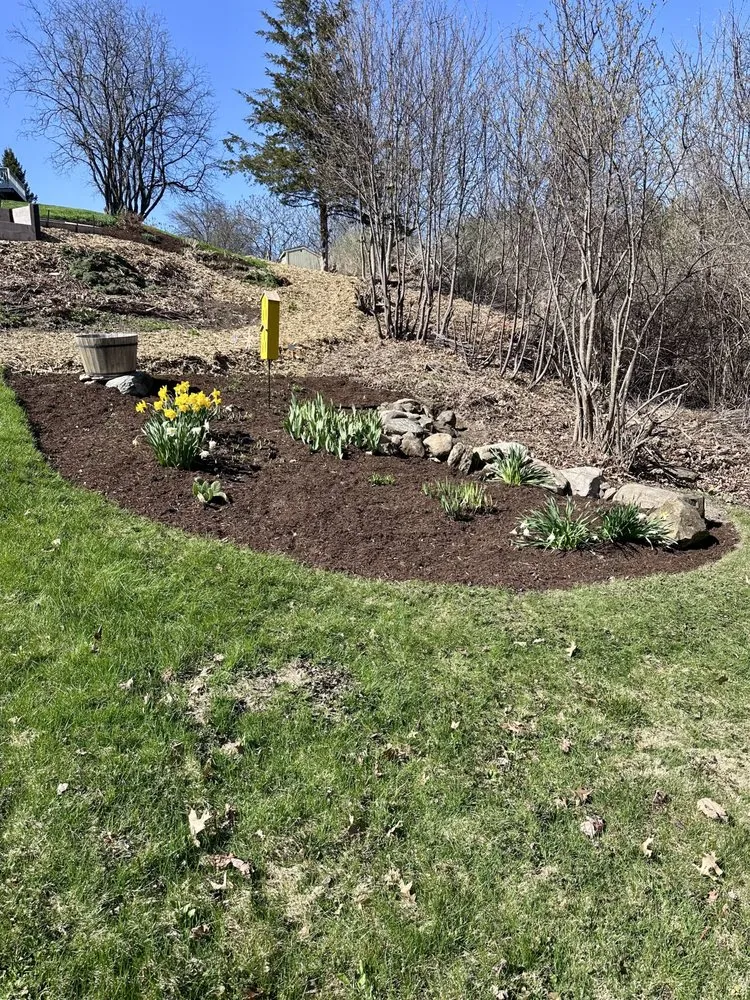 Custom yard maintenance experts serving South Burlington, VT - Landluxe Property Maintenance