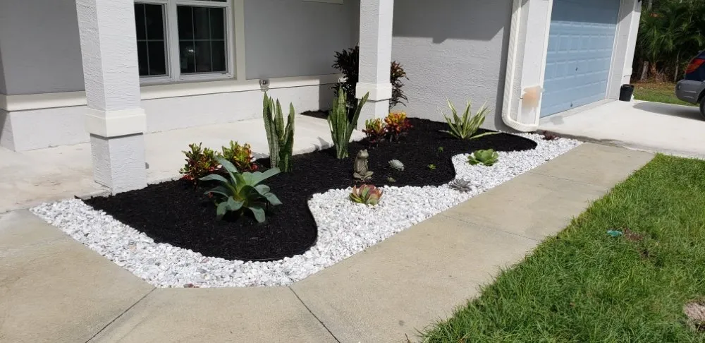 Top-rated yard cleanup service experts serving Loxahatchee, FL - Landmark Grounds Services