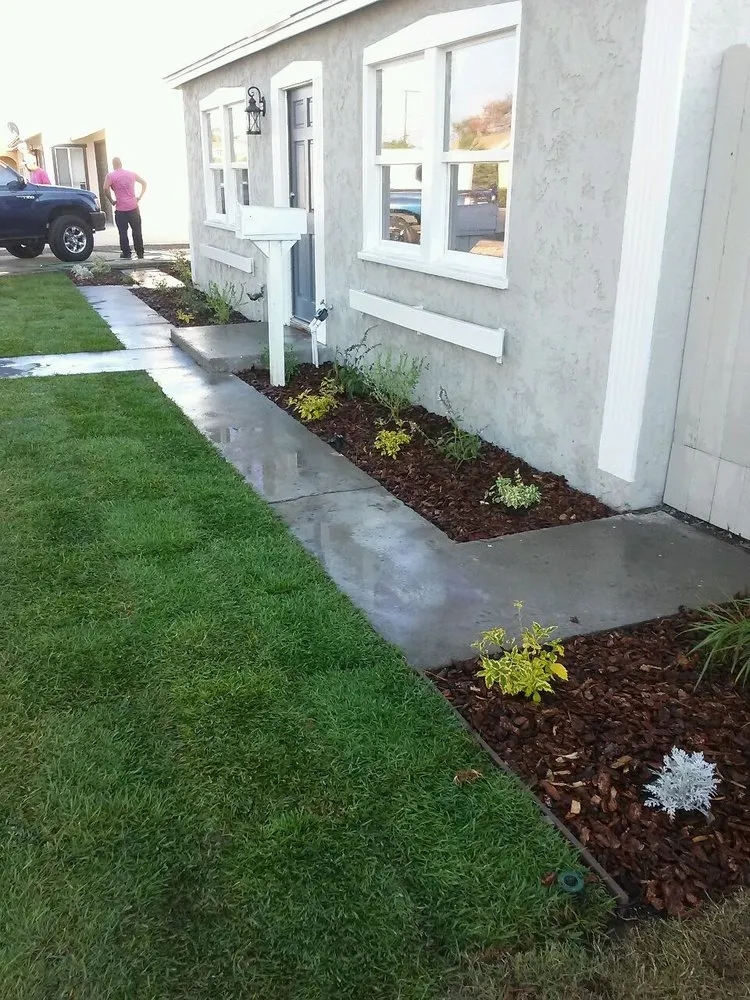 Expert residential landscaping experts serving Simi Valley, CA - Landmark Landscape Corp
