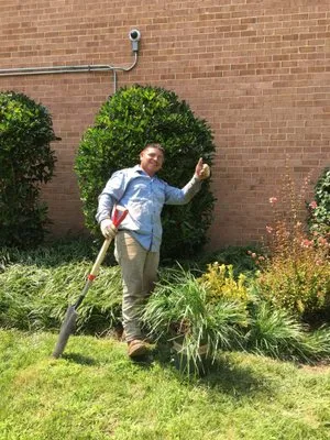 Landmark Lawns & Landscaping Logo