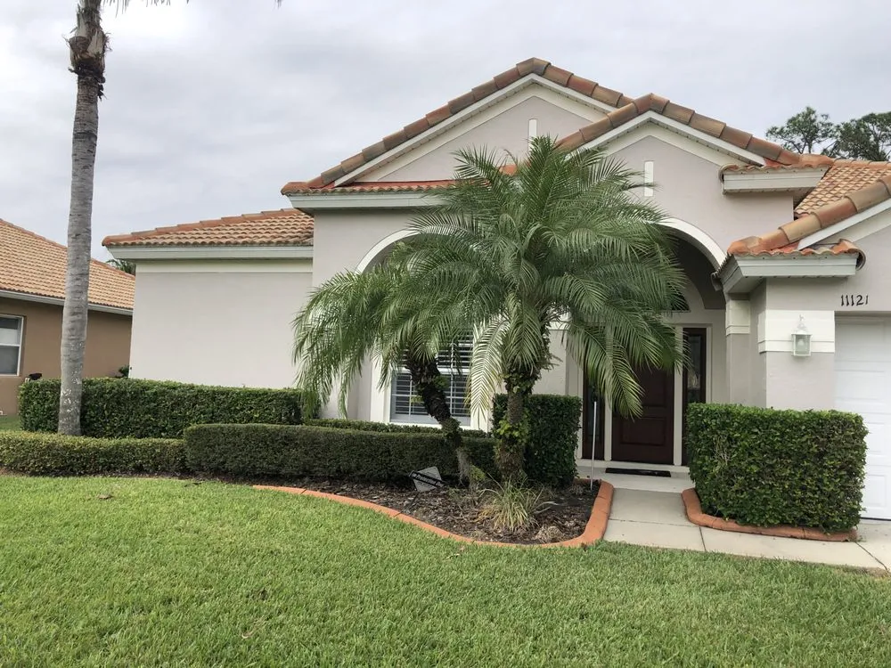 Top-rated lawn mowing service in Orlando, FL - Landmark Outdoor Services