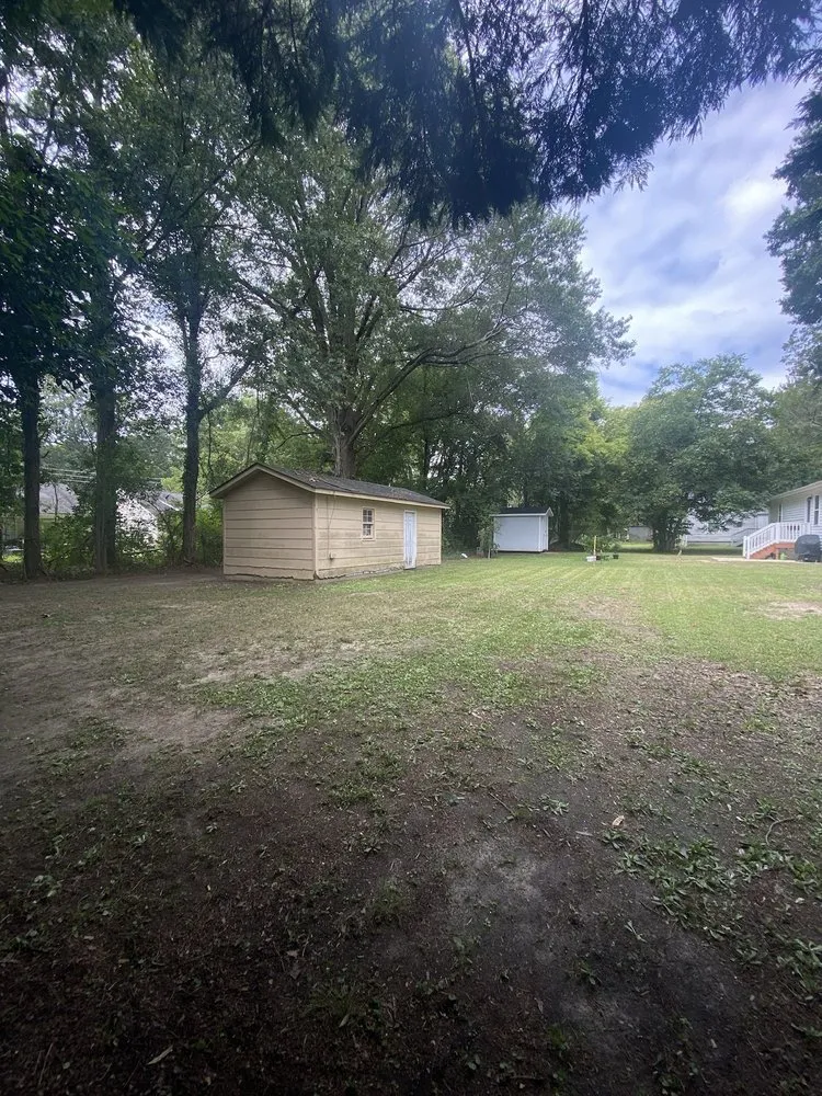 Local landscaping services experts serving Selma, NC - Landon Gamez