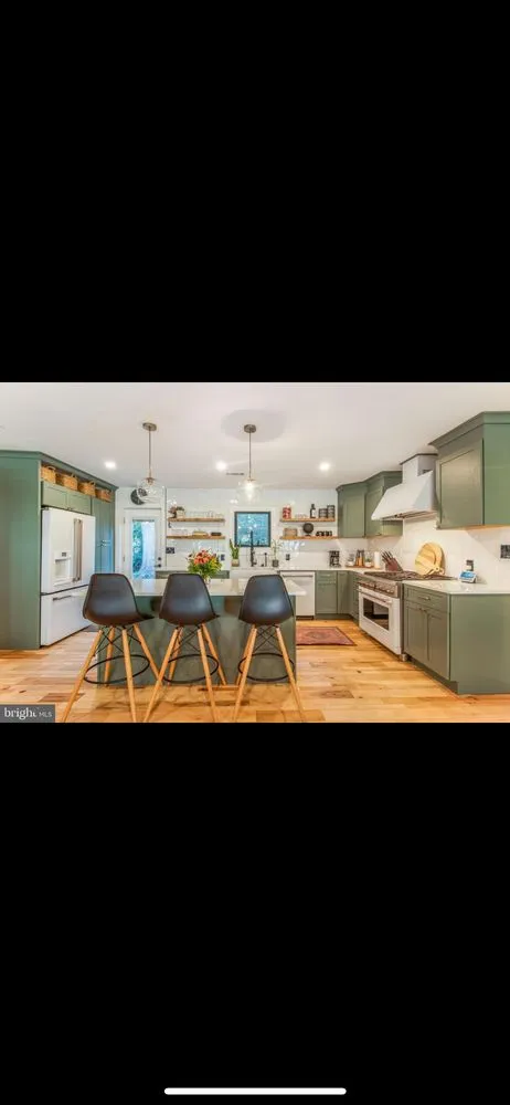 Professional yard maintenance in New Rochelle, NY by Landon Home Services