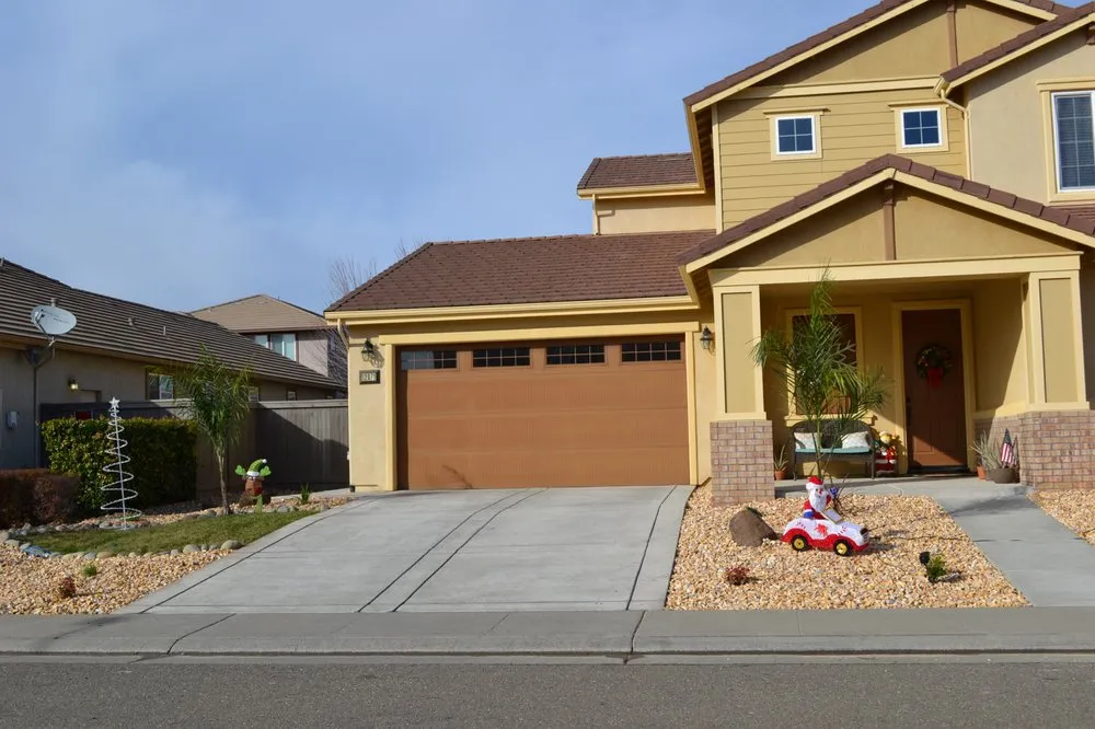 Custom landscape design for homes in Elk Grove, CA by Landpark Landscape