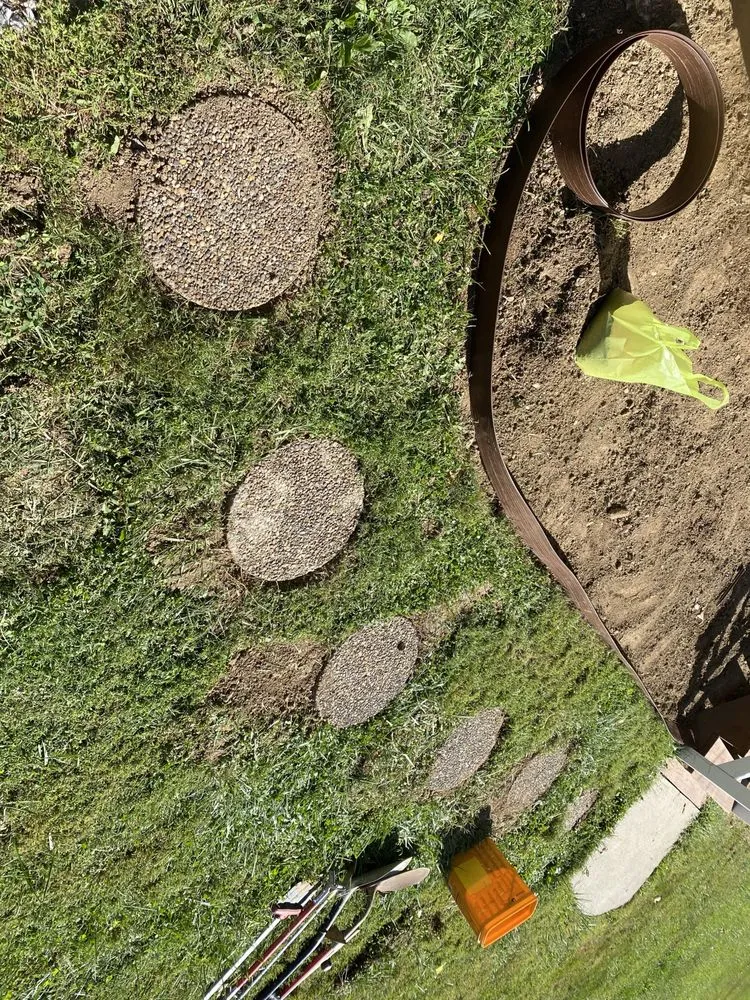 Professional garden landscaping experts serving Dry Ridge, KY - Landrum lawn care