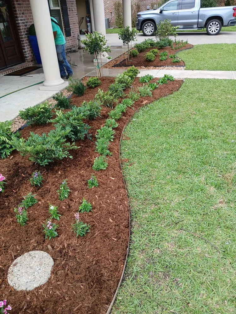 Custom landscape design experts serving Abbeville, LA - Landrys Landscaping and Gardening