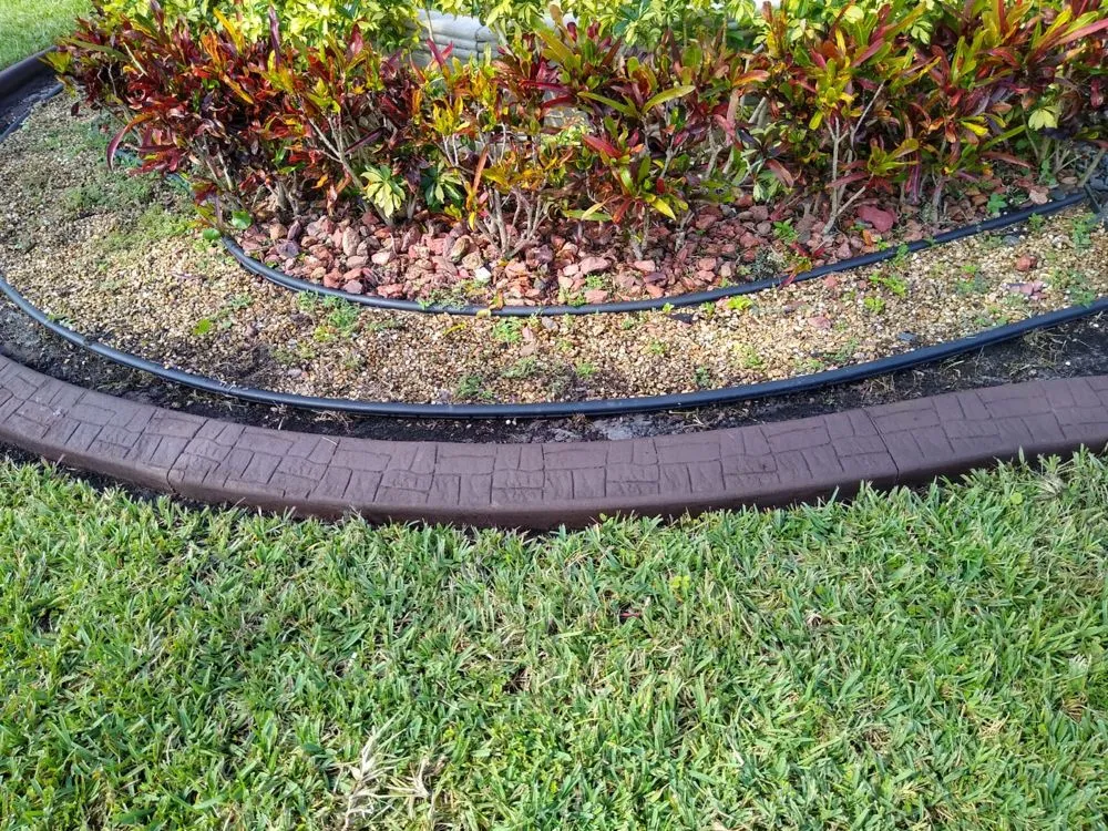 Affordable lawn mowing service in Fort Lauderdale, FL - Landscape & Borders