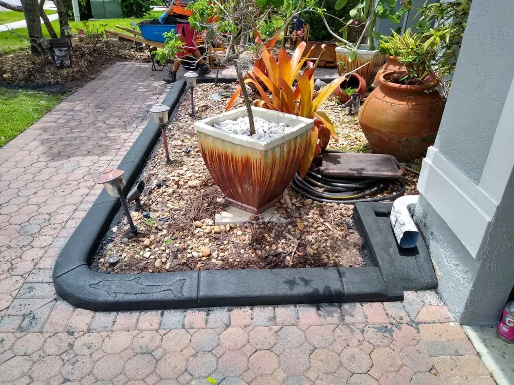 Trusted outdoor landscaping for homes across Fort Lauderdale, FL - Landscape & Borders