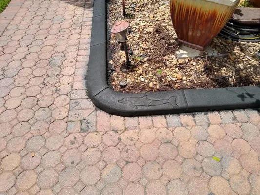 Landscape & Borders Logo