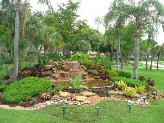 Reliable yard maintenance in Davie, FL - Landscape & Garden Design