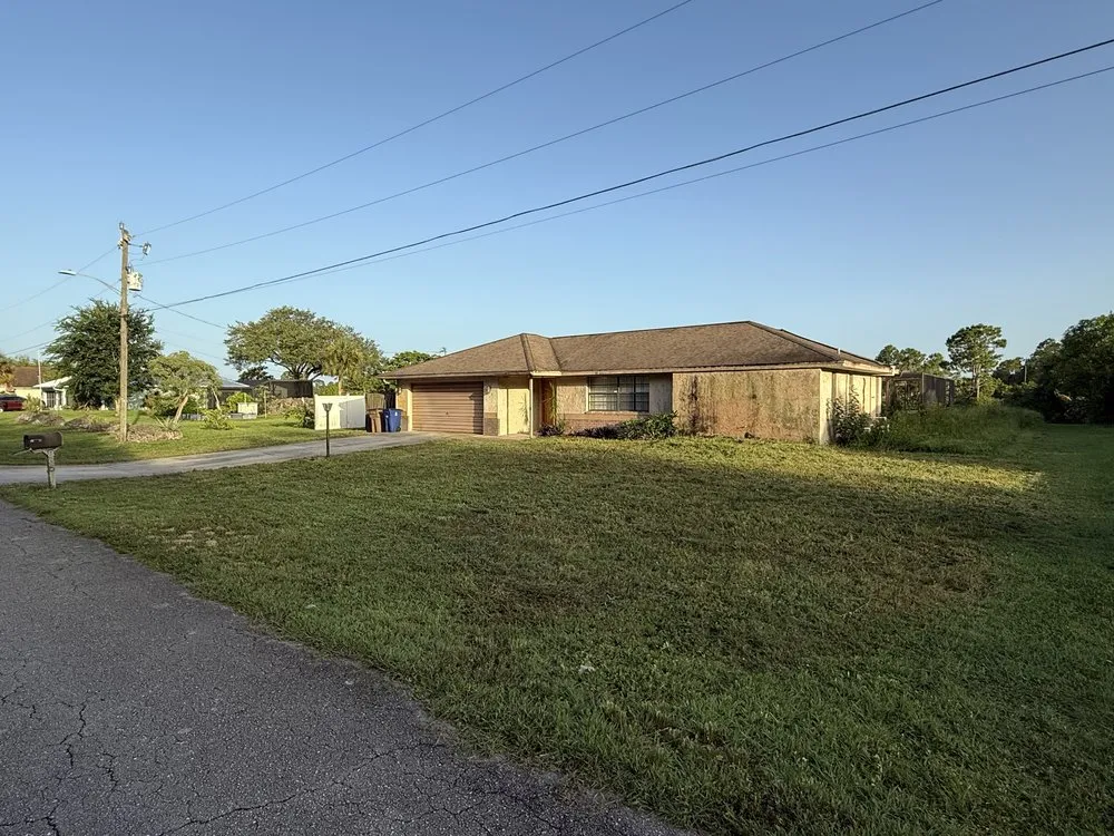 Local yard cleanup service in Lehigh Acres, FL - Landscape Adrian