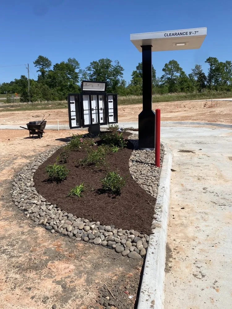 Local yard cleanup service experts serving Ponchatoula, LA - Landscape Advantage