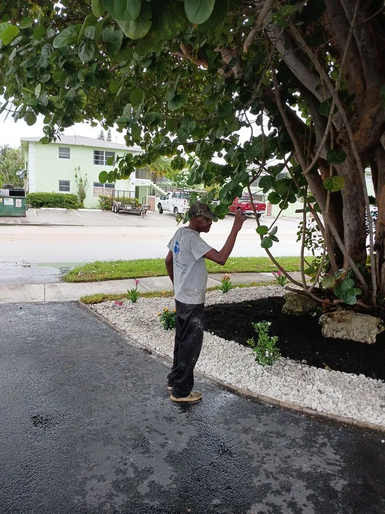 Professional garden landscaping experts serving Greenacres, FL - Landscape And Design Plus
