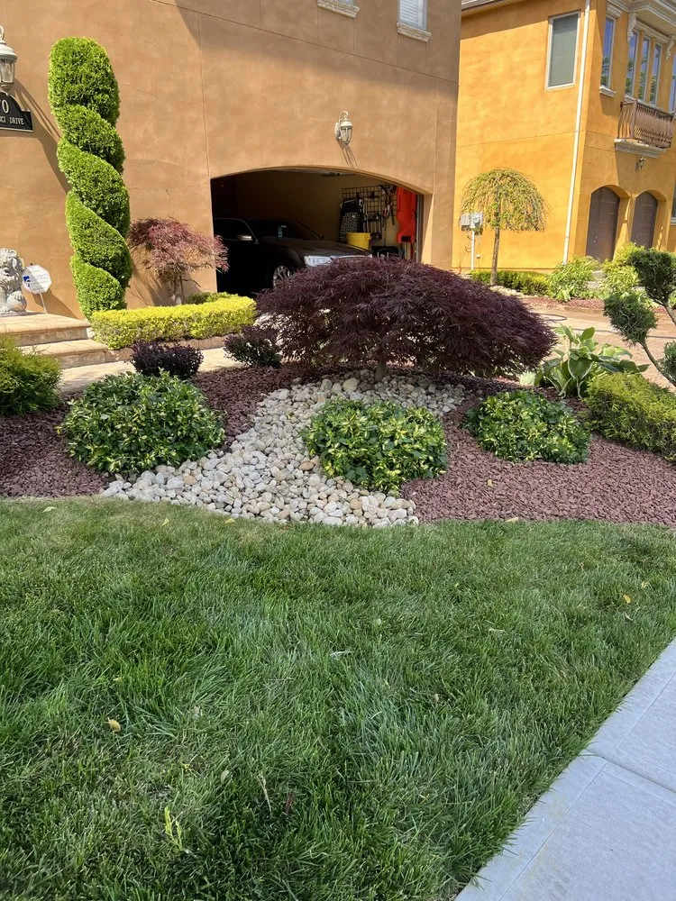 Affordable yard maintenance with custom design in Freehold, NJ by Landscape Artist