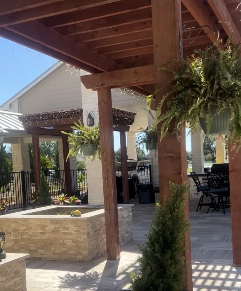 Local lawn care service experts serving Missouri City, TX - Landscape Artistry