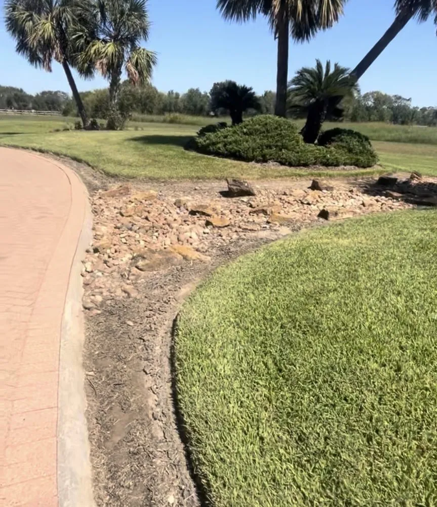 Top-rated lawn care service in Missouri City, TX by Landscape Artistry