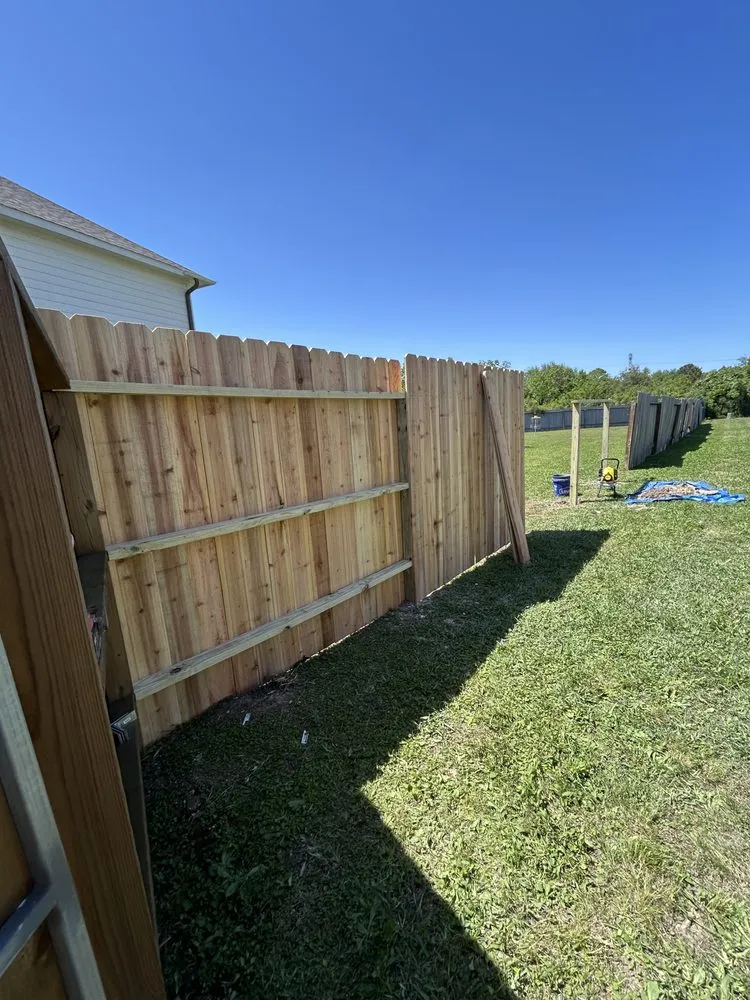 Top-rated yard cleanup service in Missouri City, TX by Landscape Artistry