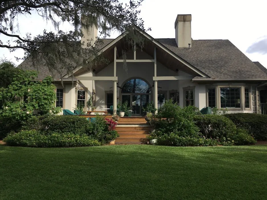 Custom lawn mowing service experts serving Savannah, GA - Landscape Arts