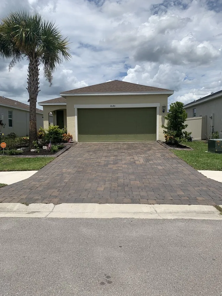 Professional garden landscaping experts serving Palmetto, FL - Landscape By Design of Palmetto