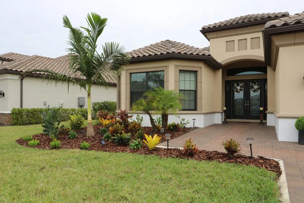 Professional garden landscaping in Palmetto, FL by Landscape By Design of Palmetto