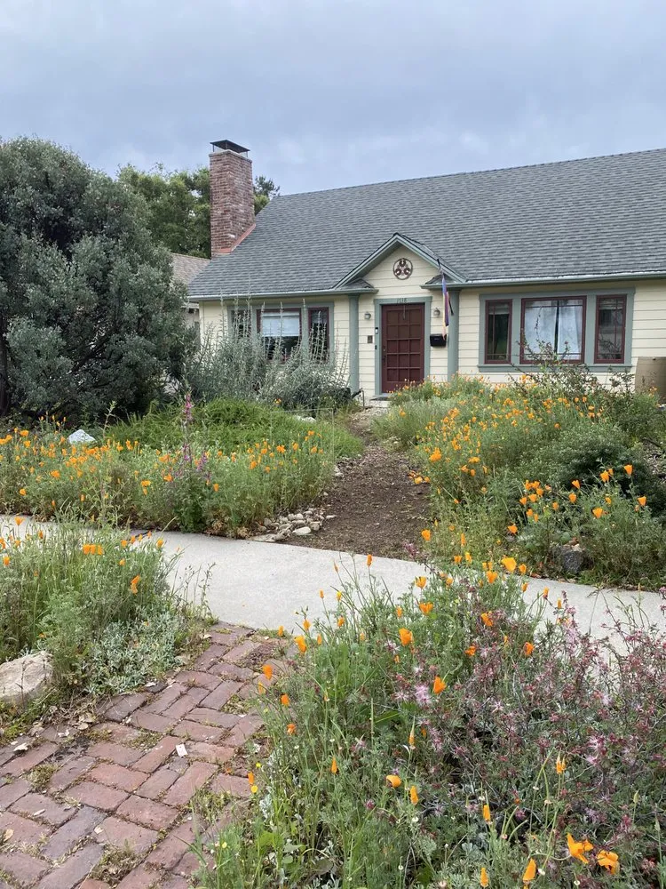 Professional lawn mowing service experts serving San Gabriel, CA - Landscape Californica