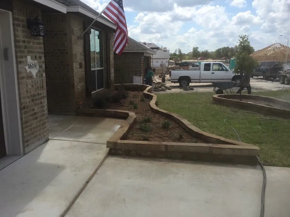 Top-rated lawn mowing service in New Braunfels, TX - Landscape Commander