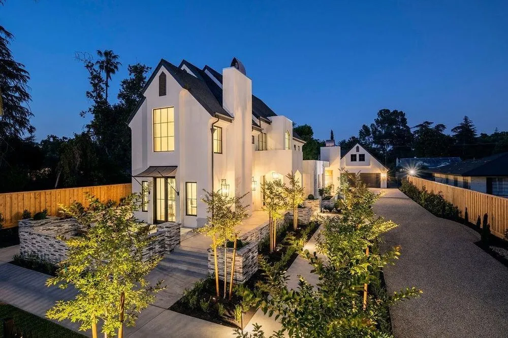 Expert lawn care service in Clovis, CA - Landscape Connection