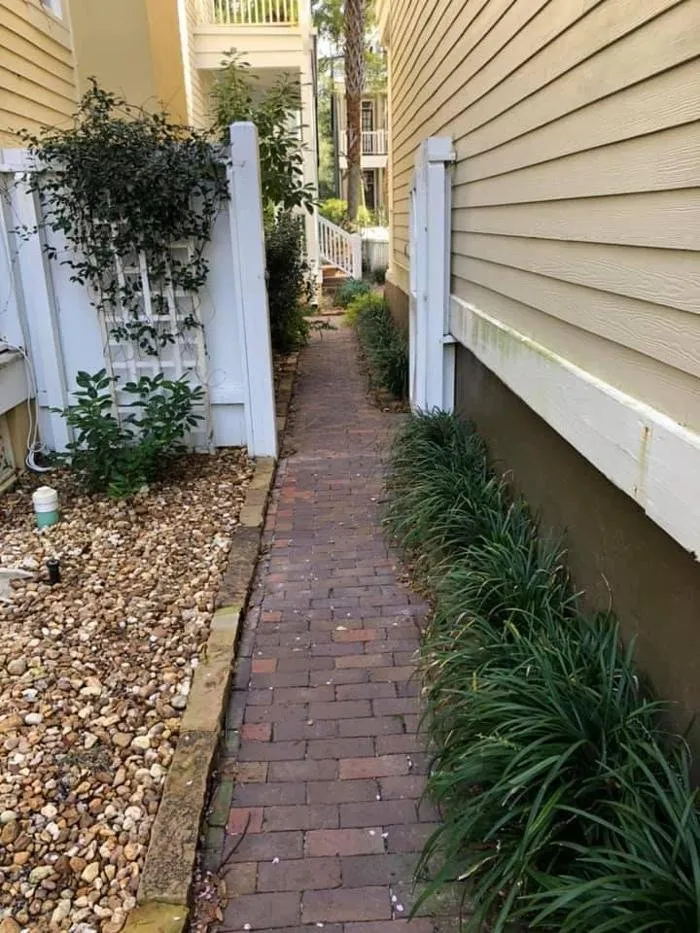 Trusted yard maintenance for year-round maintenance across High Springs, FL - Landscape Design Associates