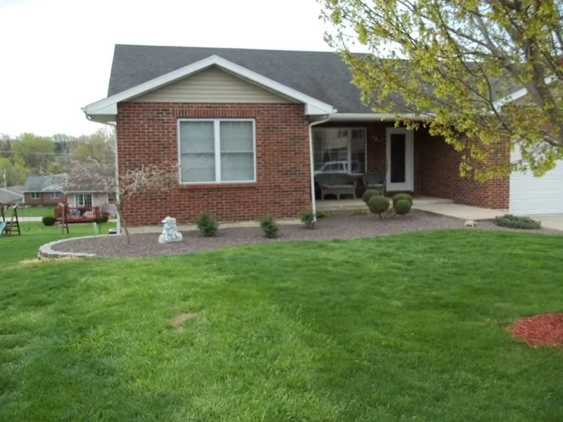 Local lawn mowing service experts serving Hannibal, MO - Landscape Doctor