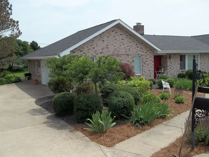 Affordable landscaping services experts serving Hannibal, MO - Landscape Doctor