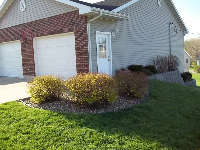 Reliable lawn mowing service in Hannibal, MO by Landscape Doctor