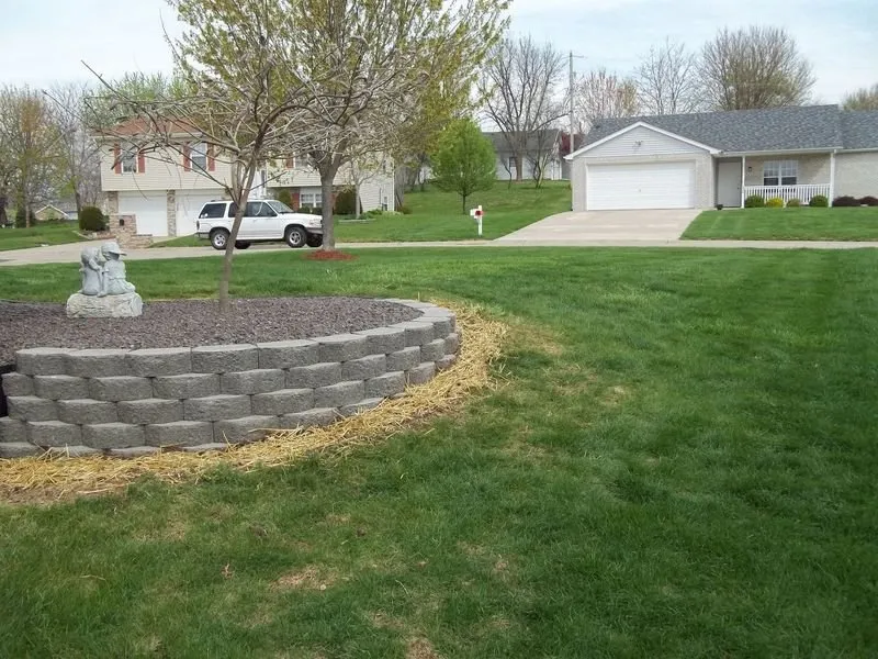 Expert lawn care service experts serving Hannibal, MO - Landscape Doctor