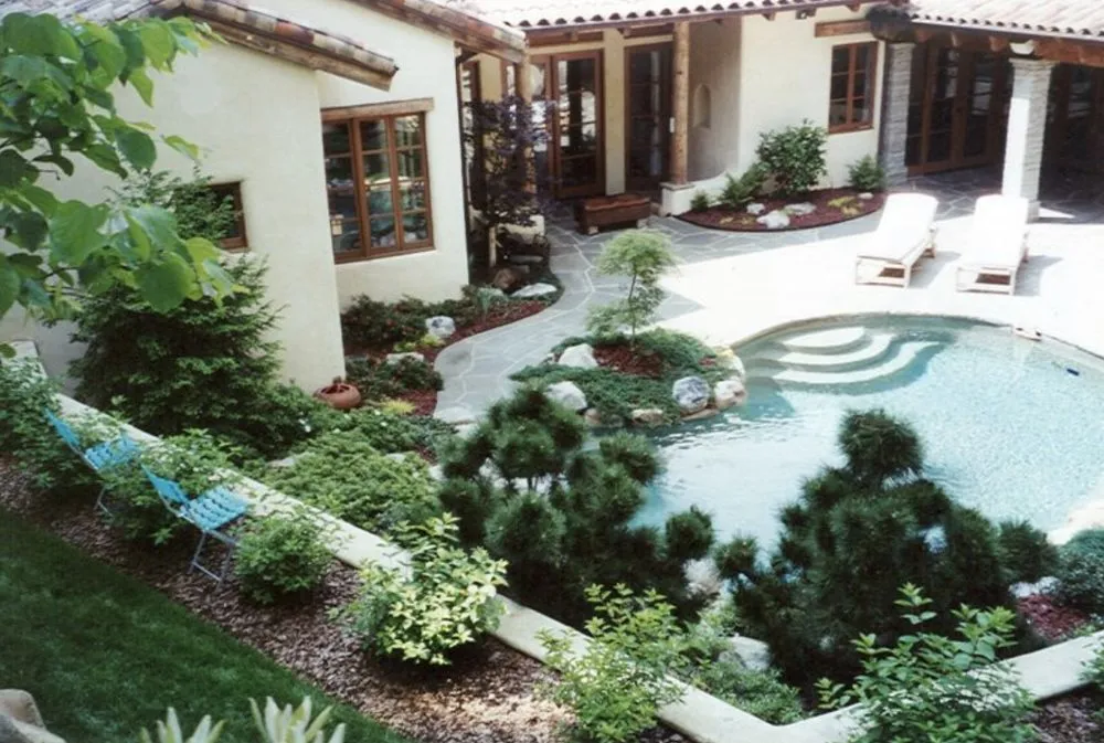 Custom residential landscaping in Williamsburg, VA by Landscape Elements