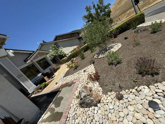 Landscape Herrera Logo