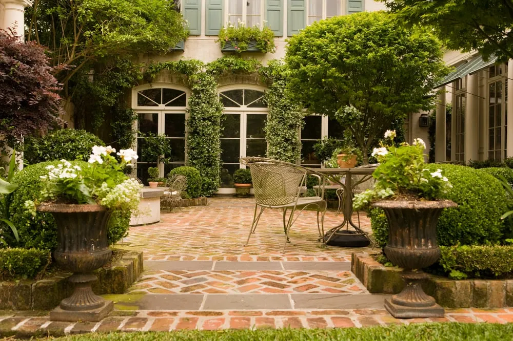 Affordable residential landscaping for homes across New Orleans, LA - Landscape Images