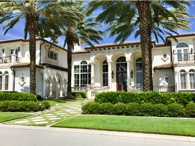 Top-rated lawn care service experts serving Okeechobee, FL - Landscape Innovations and Landworks