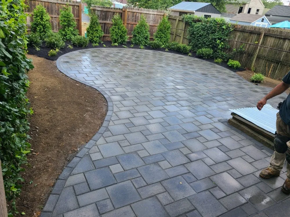 Custom yard cleanup service for residential properties in Louisville/Jefferson County metro government (balance), KY by Landscape Jimmy