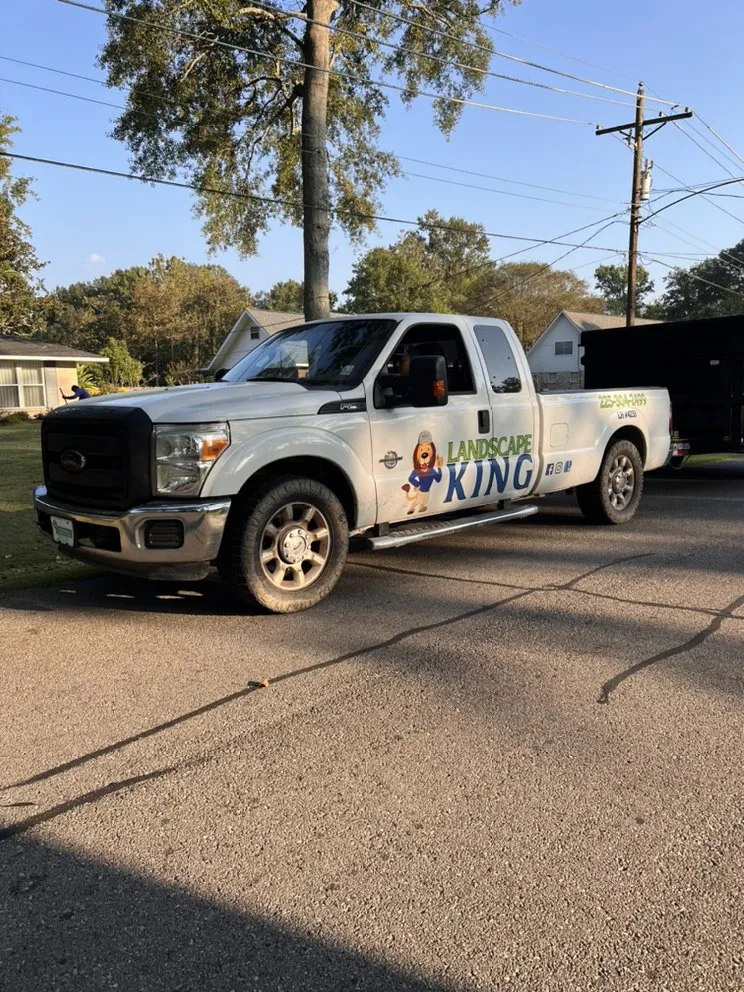 Expert garden landscaping in Baton Rouge, LA by Landscape King