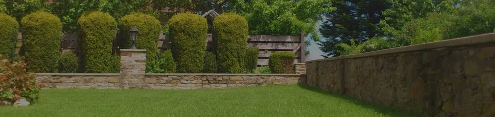 Custom outdoor landscaping in Pewaukee, WI - Landscape Livin